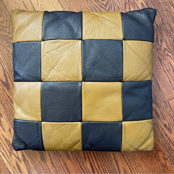 Two Vintage Leather Cushion Pillow Covers 18" x 18" - Picture 9 of 12